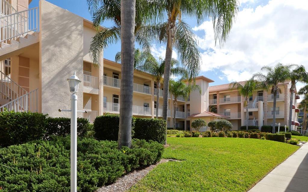Property for sale at 9630 CLUB SOUTH CIRCLE UNIT 6202, SARASOTA, FL, 34238