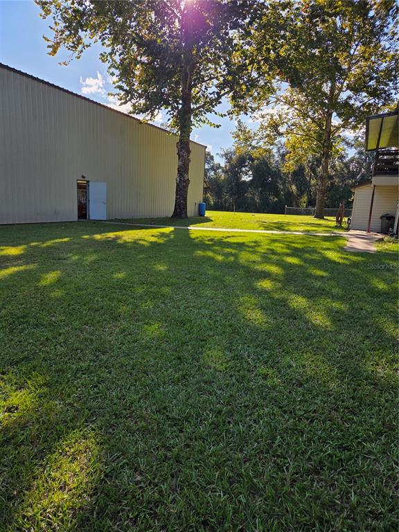 Between house and Hanger