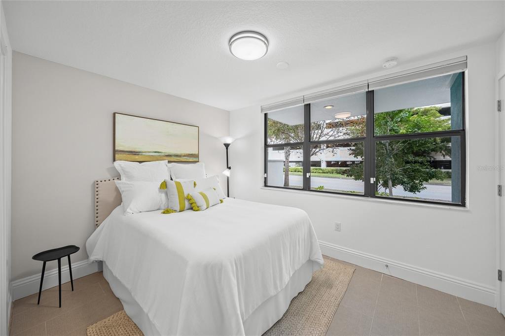 Property for sale at 72 N SCHOOL AVENUE, SARASOTA, FL, 34237