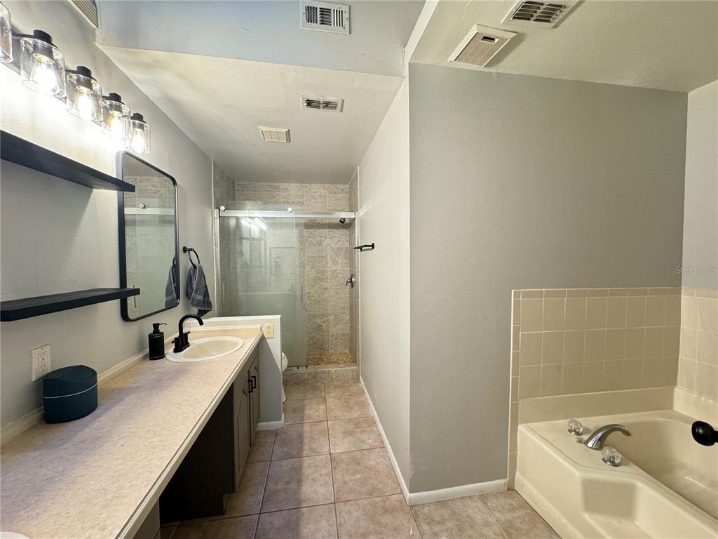 Property for sale at 626 RED OAK CIRCLE UNIT 110, ALTAMONTE SPRINGS, FL, 32701