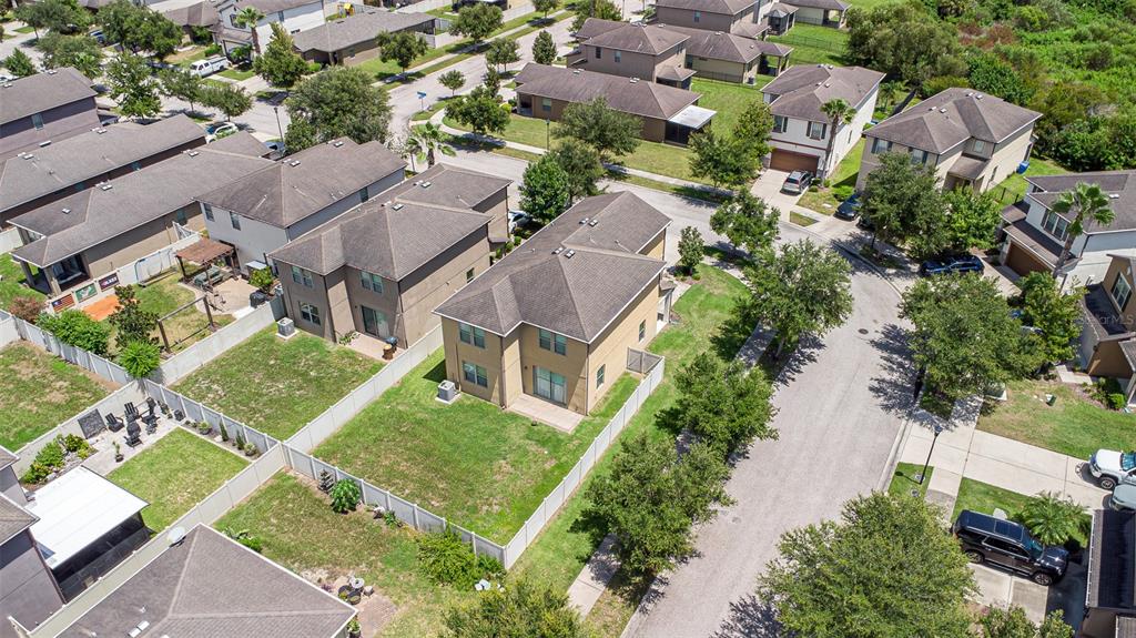 Corner Lot no right side neighbors