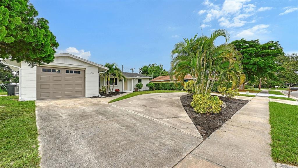 1 Car Garage