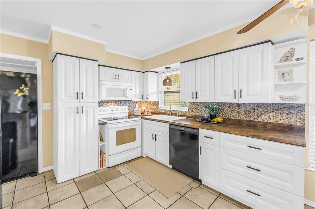 Property for sale at 7999 RIDGE ROAD, SEMINOLE, FL, 33772