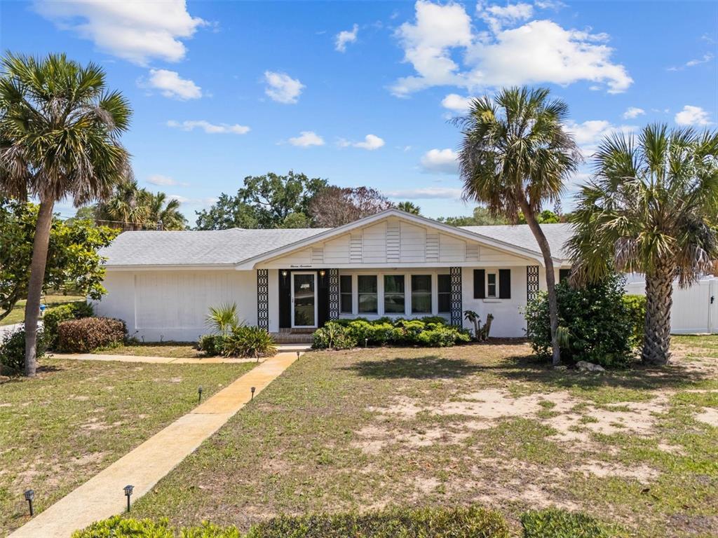 Property for sale at 1117 N LAKESHORE BOULEVARD, LAKE WALES, FL, 33853