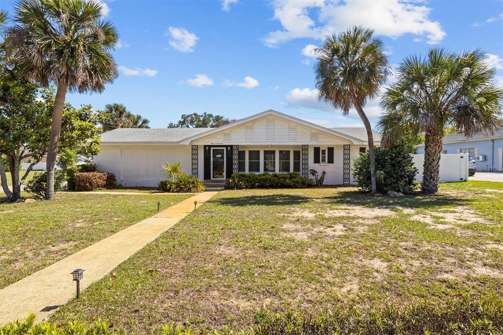 Property for sale at 1117 N LAKESHORE BOULEVARD, LAKE WALES, FL, 33853