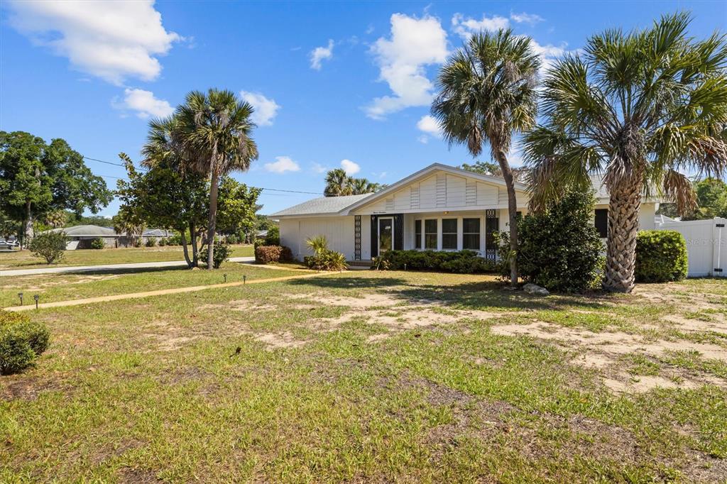 Property for sale at 1117 N LAKESHORE BOULEVARD, LAKE WALES, FL, 33853