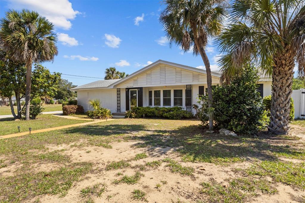 Property for sale at 1117 N LAKESHORE BOULEVARD, LAKE WALES, FL, 33853