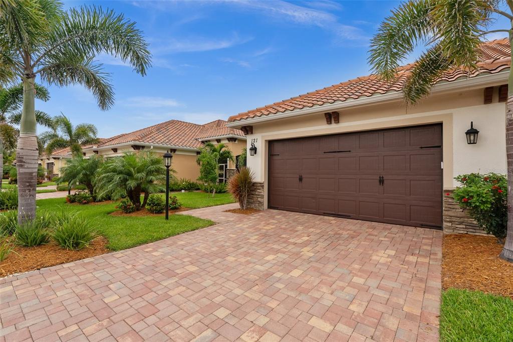 Property for sale at 121 COLEBROOK COURT, VENICE, FL, 34292