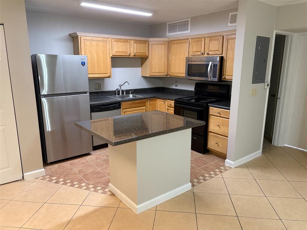 Property for sale at 360 LAKEPOINTE DRIVE UNIT 202, ALTAMONTE SPRINGS, FL, 32701