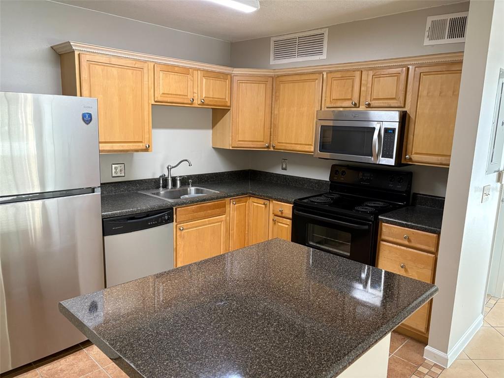 Property for sale at 360 LAKEPOINTE DRIVE UNIT 202, ALTAMONTE SPRINGS, FL, 32701