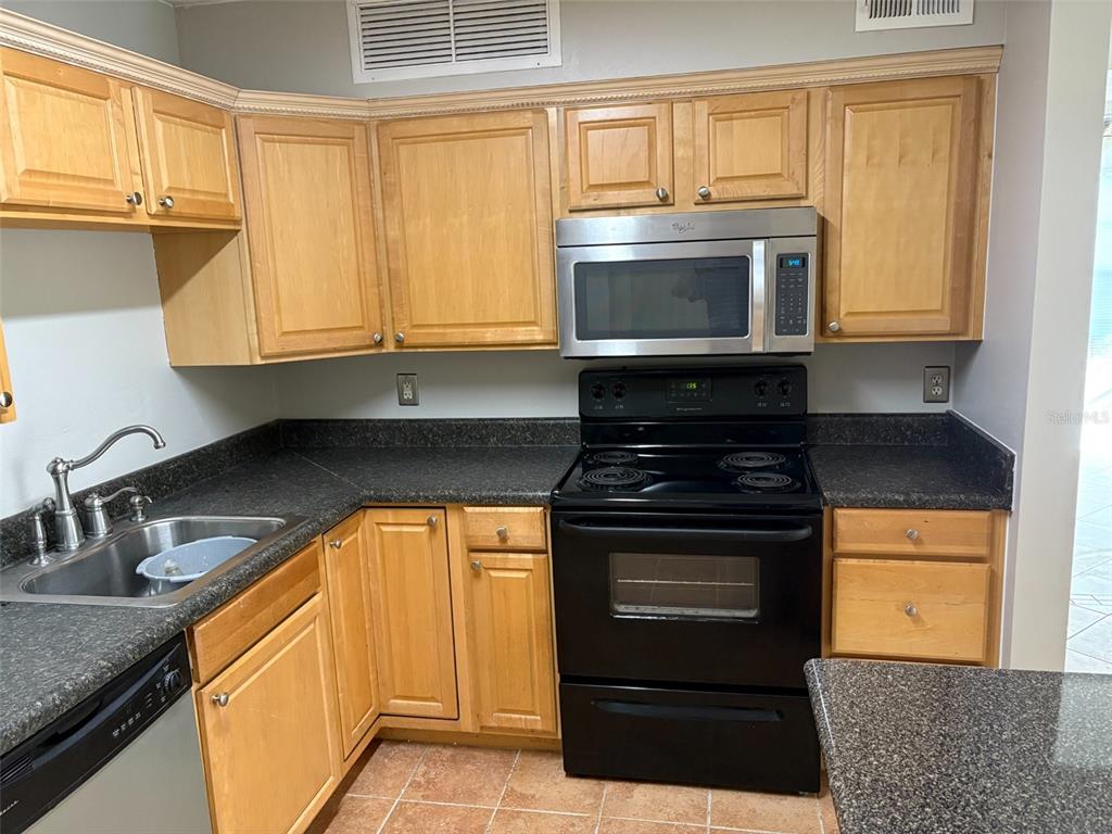 Property for sale at 360 LAKEPOINTE DRIVE UNIT 202, ALTAMONTE SPRINGS, FL, 32701