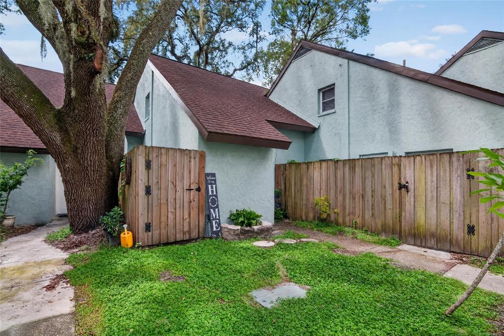 Property for sale at 5601 ASHLEY OAKS DRIVE UNIT 6, TAMPA, FL, 33617