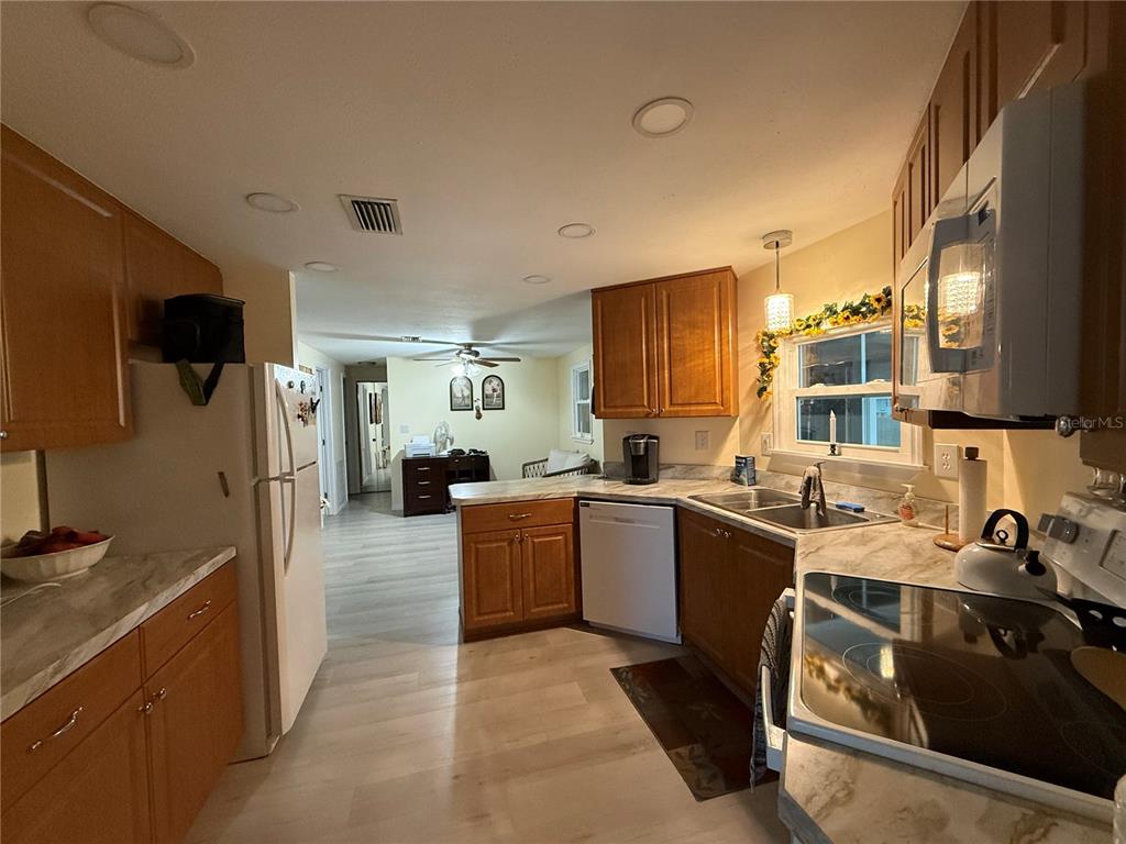Property for sale at 10 RABBIT TRAIL, WILDWOOD, FL, 34785