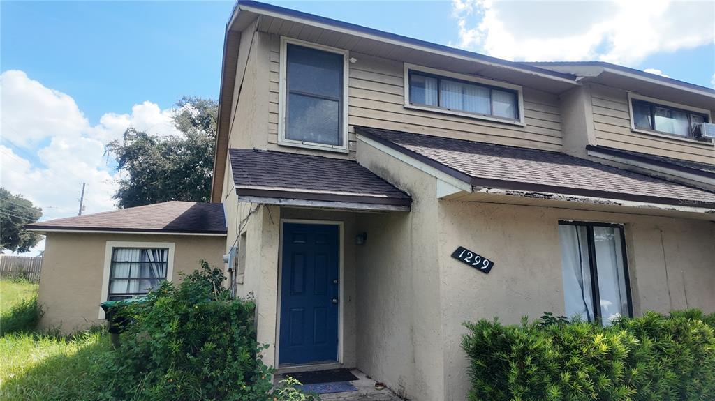 1299 Woodman Way: Three-bedroom, two-bathroom, two-story townhome in Orlando with no HOA.