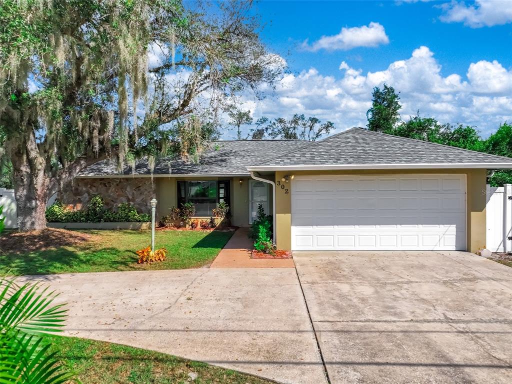 Property for sale at 302 LOTUS AVENUE, SEBRING, FL, 33872
