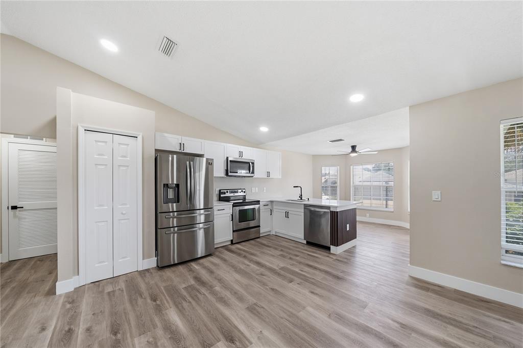 Fully updated kitchen waiting for the right chef!
