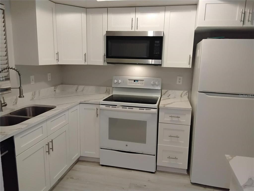 Property for sale at 1100 E BAY DRIVE UNIT 82, LARGO, FL, 33770