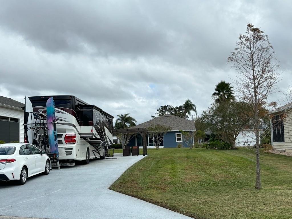 Property for sale at 1098 MOTORCOACH DRIVE, POLK CITY, FL, 33868