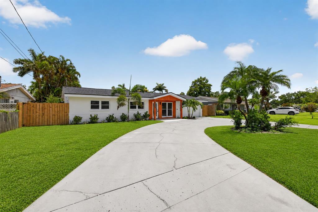 Property for sale at 1524 CARSON CIRCLE NE, ST PETERSBURG, FL, 33703