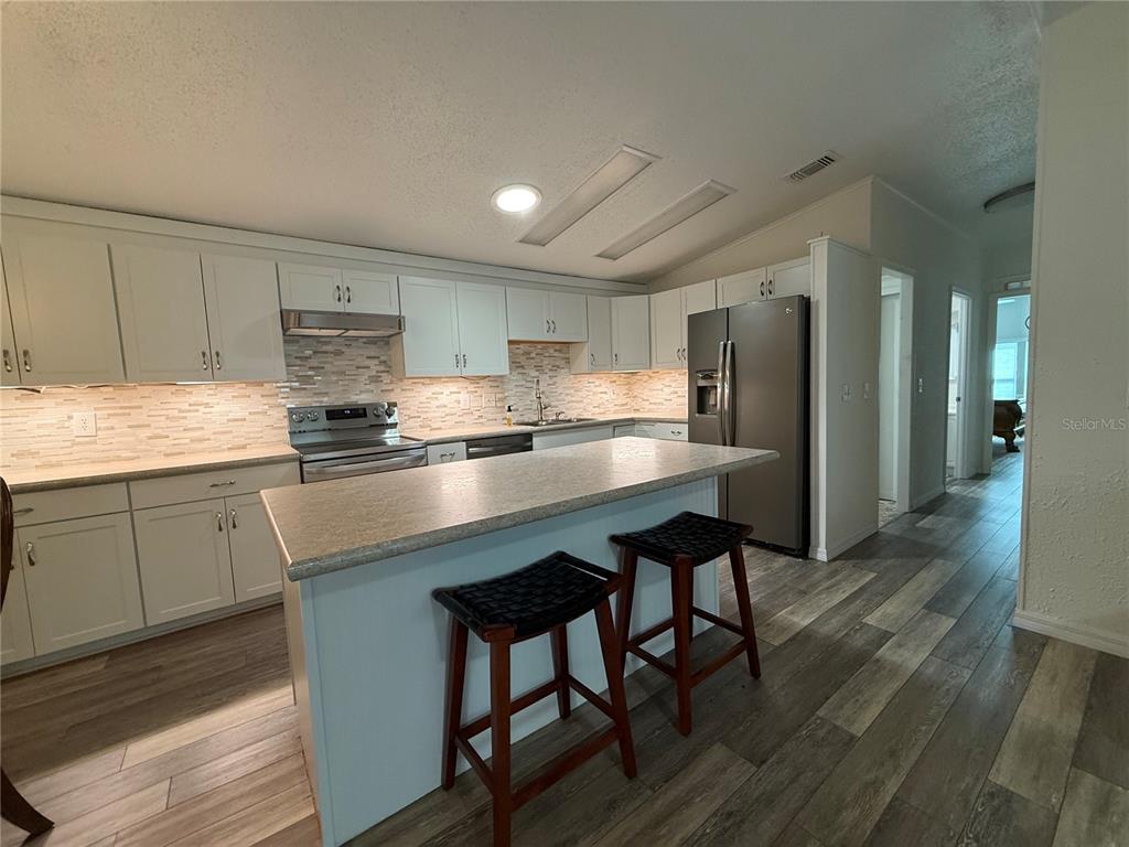Property for sale at 802 OAK BOULEVARD, WILDWOOD, FL, 34785