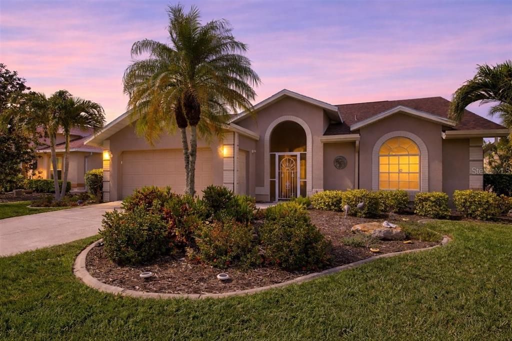 On the golf course 3 Bed, 3 Bath plus Den