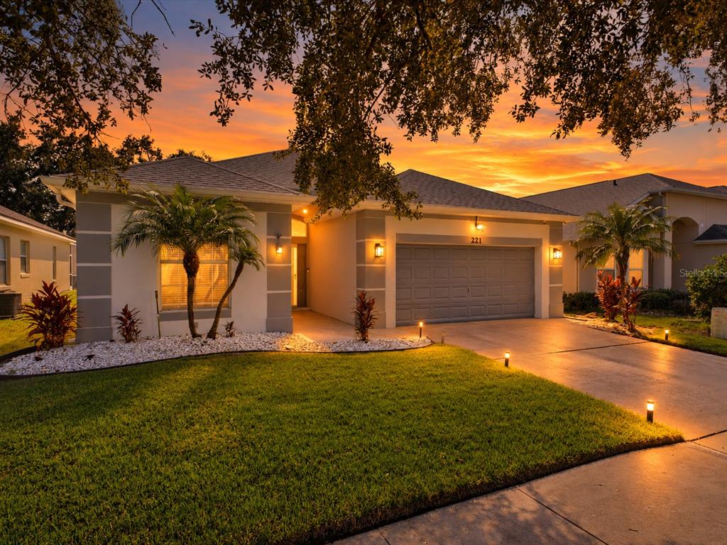 Property for sale at 221 WESTMORELAND CIRCLE, KISSIMMEE, FL, 34744