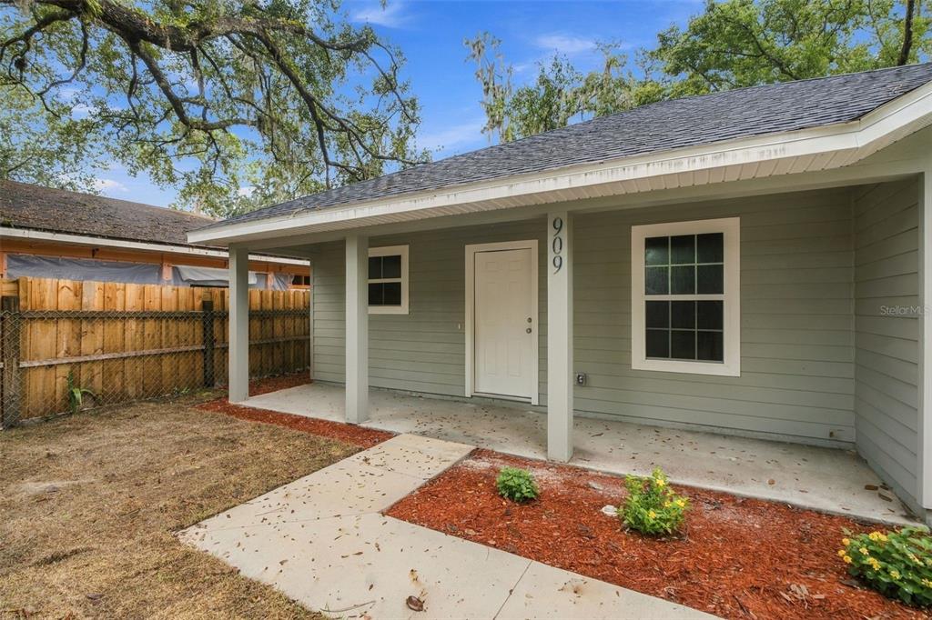 Property for sale at 909 NE 18TH TERRACE, GAINESVILLE, FL, 32641