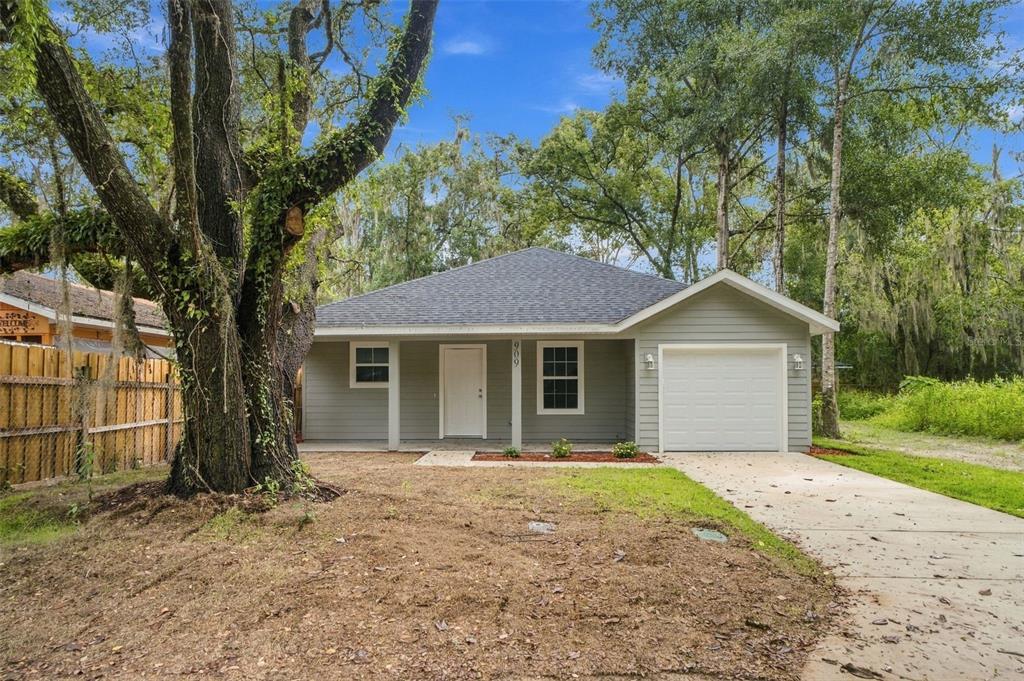 Property for sale at 909 NE 18TH TERRACE, GAINESVILLE, FL, 32641