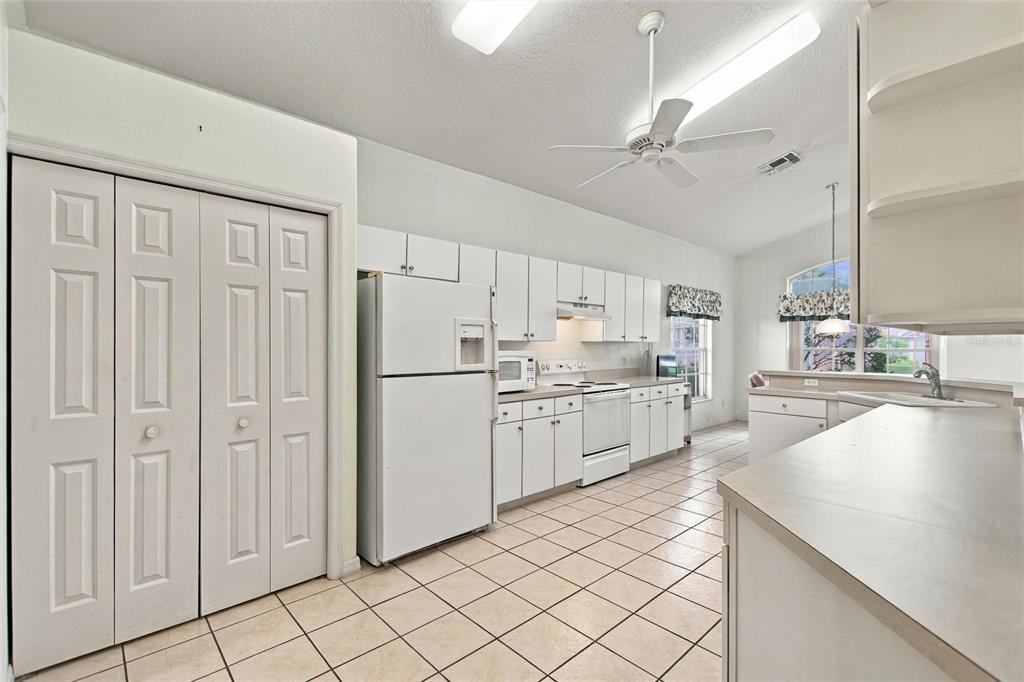 Property for sale at 801 HIGH VISTA DR, DAVENPORT, FL, 33837