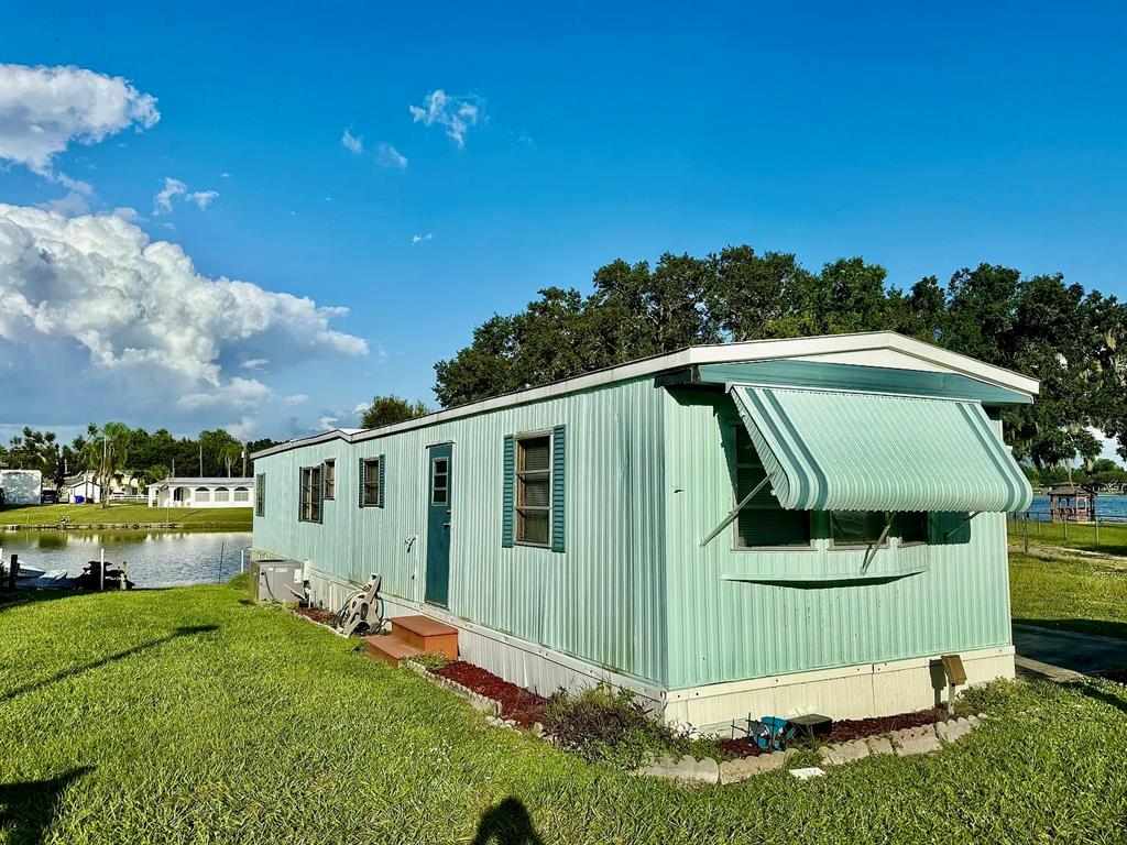 Property for sale at 16 W PALM CIRCLE, LAKE PLACID, FL, 33852