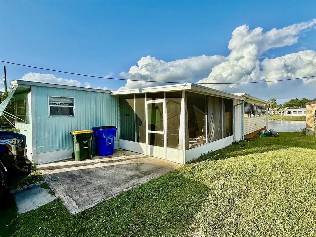 Property for sale at 16 W PALM CIRCLE, LAKE PLACID, FL, 33852
