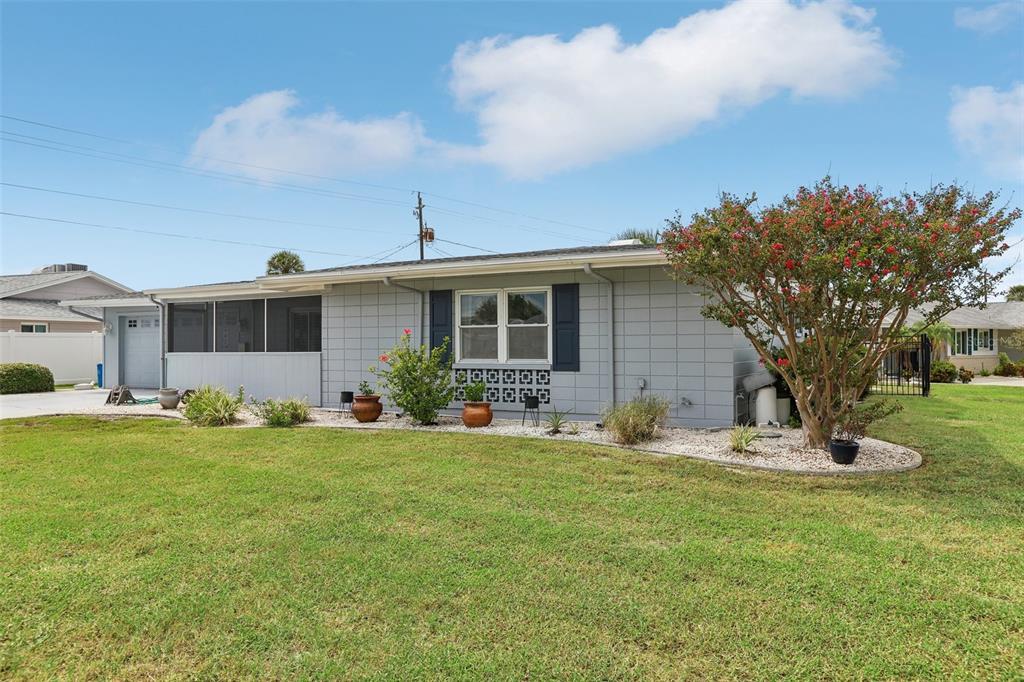 Property for sale at 1001 LA JOLLA AVENUE, SUN CITY CENTER, FL, 33573