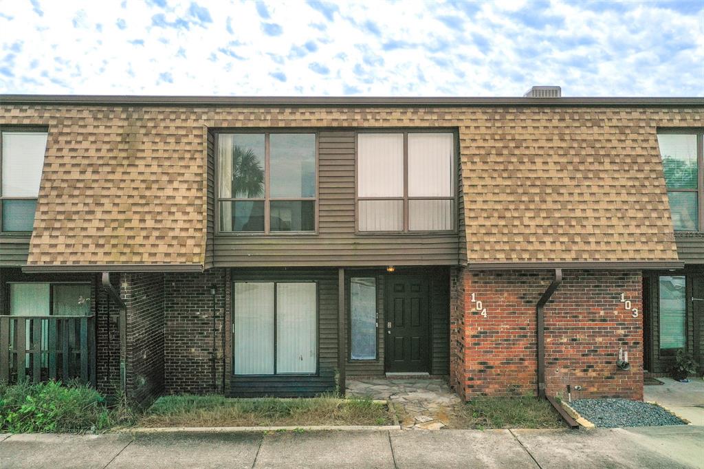 Property for sale at 1836 N CRYSTAL LAKE DRIVE UNIT 104, LAKELAND, FL, 33801
