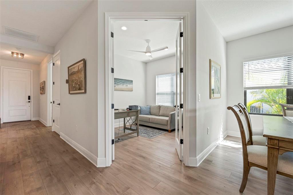 Foyer/Interior Layout