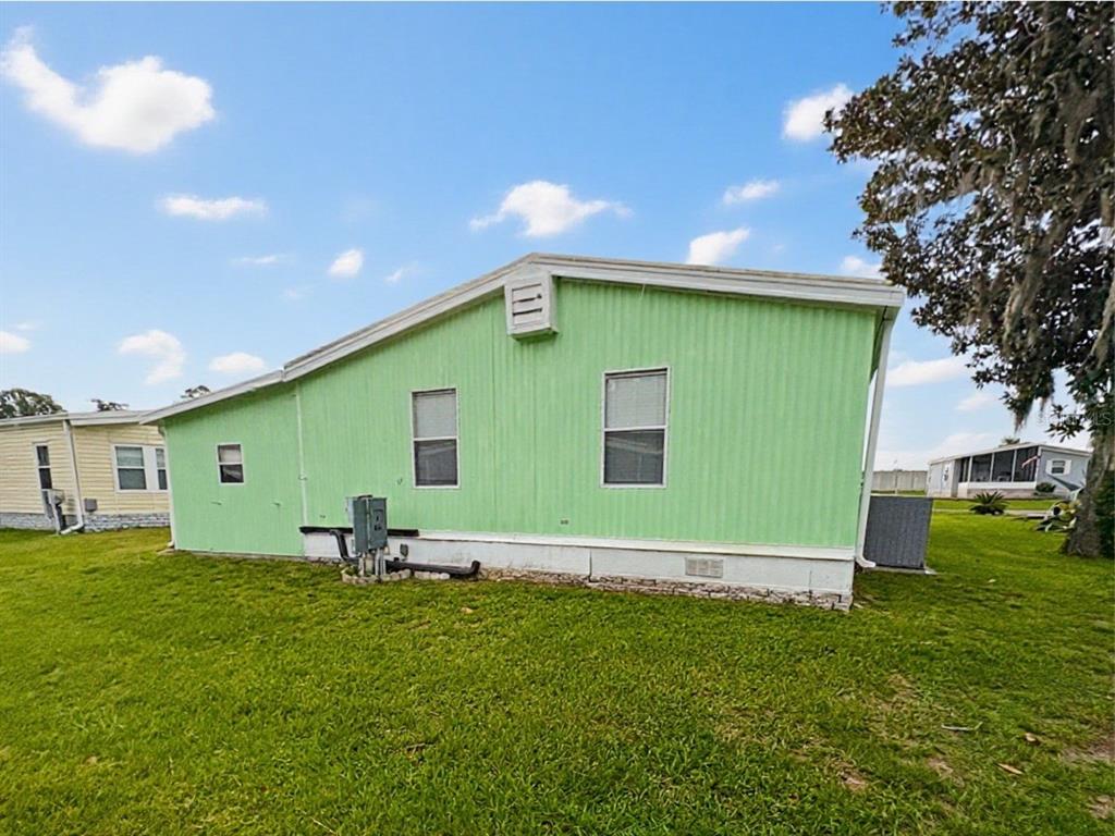 Property for sale at 413 S TIMBER TRAIL, WILDWOOD, FL, 34785