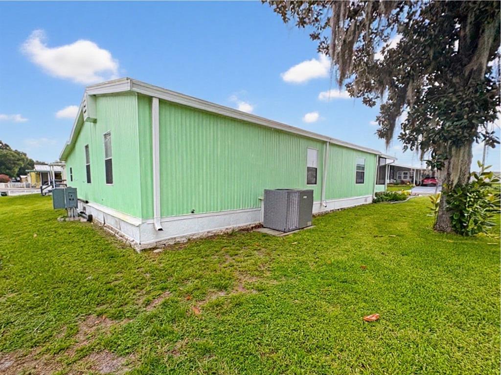 Property for sale at 413 S TIMBER TRAIL, WILDWOOD, FL, 34785