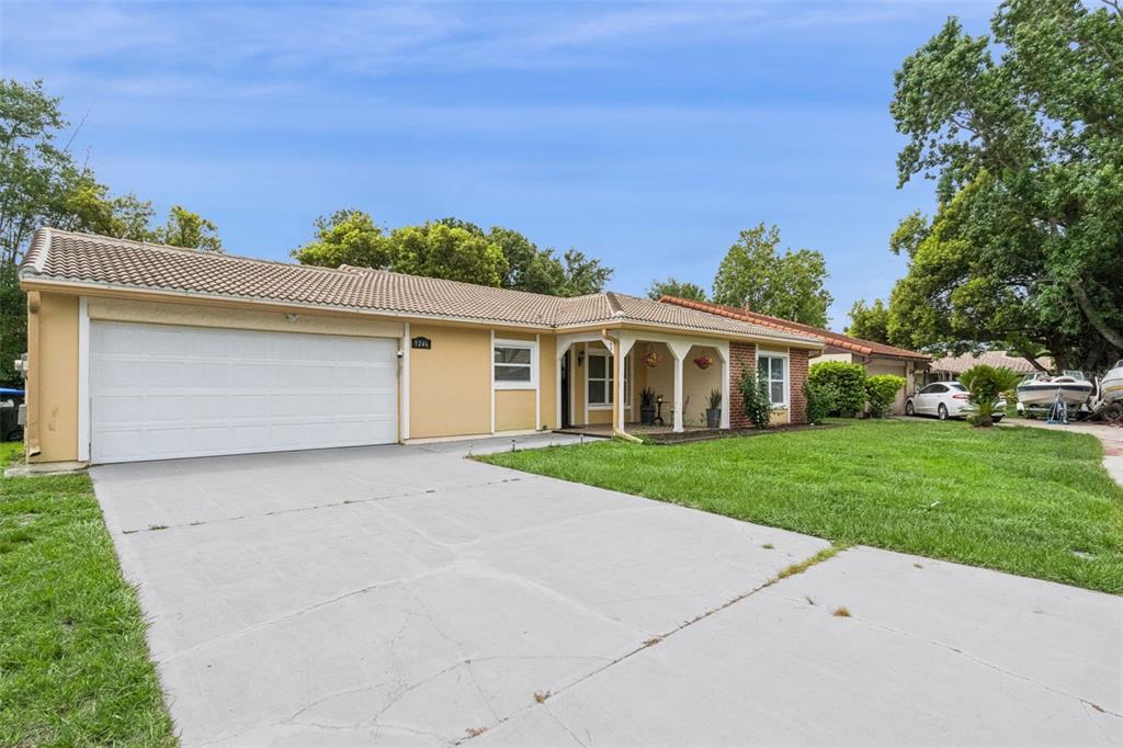Property for sale at 5246 MAYAPPLE CIRCLE, ORLANDO, FL, 32821