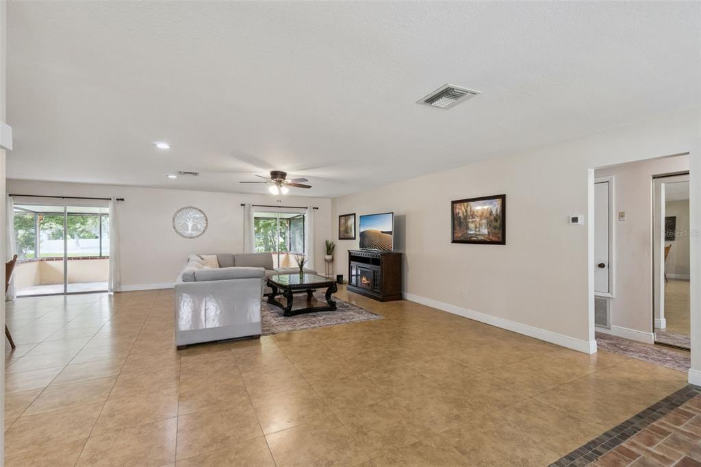 Property for sale at 5246 MAYAPPLE CIRCLE, ORLANDO, FL, 32821