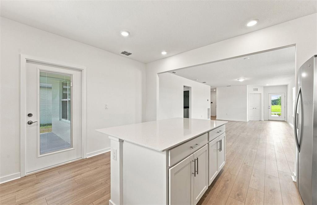 Center Island w/Storage
