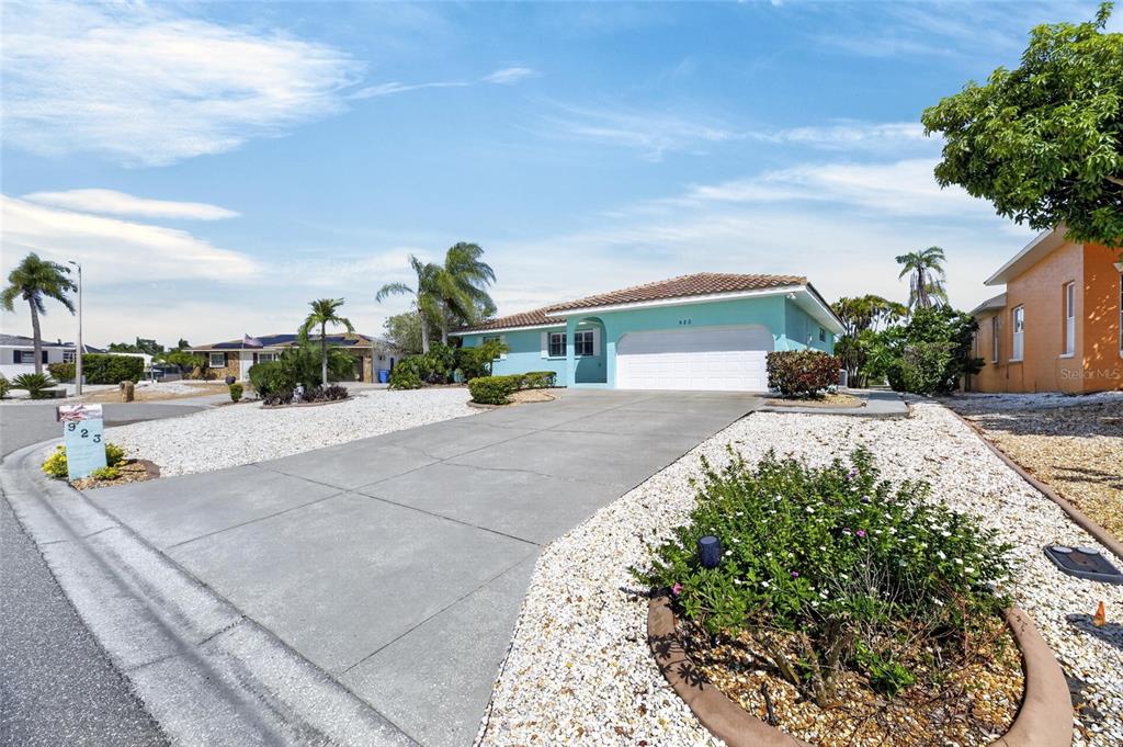 Property for sale at 923 GOLF ISLAND DRIVE, APOLLO BEACH, FL, 33572