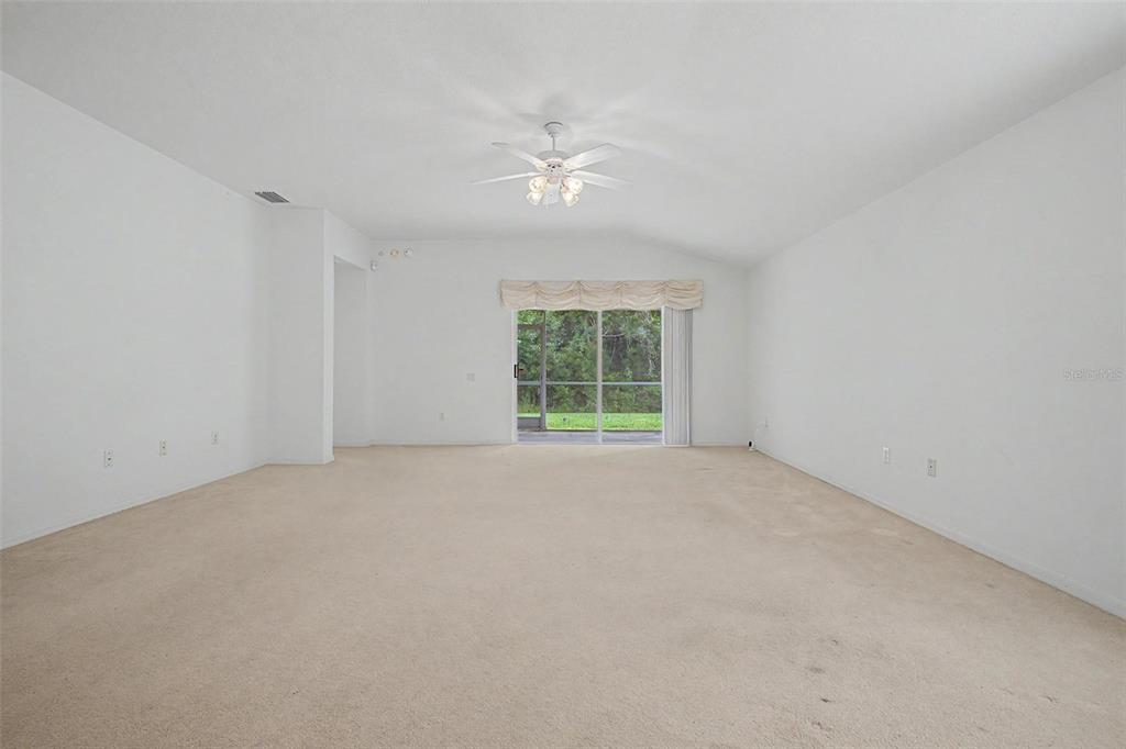 Living / Dining Areas