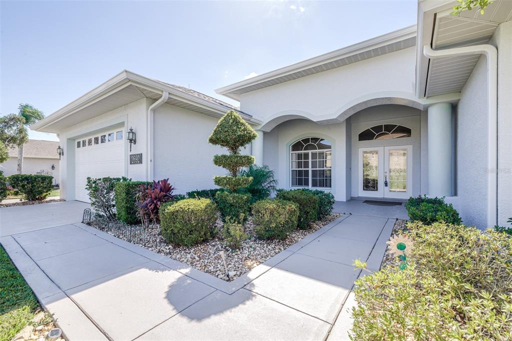 Property for sale at 2692 HUNTINGTON HILLS DR, LAKELAND, FL, 33810