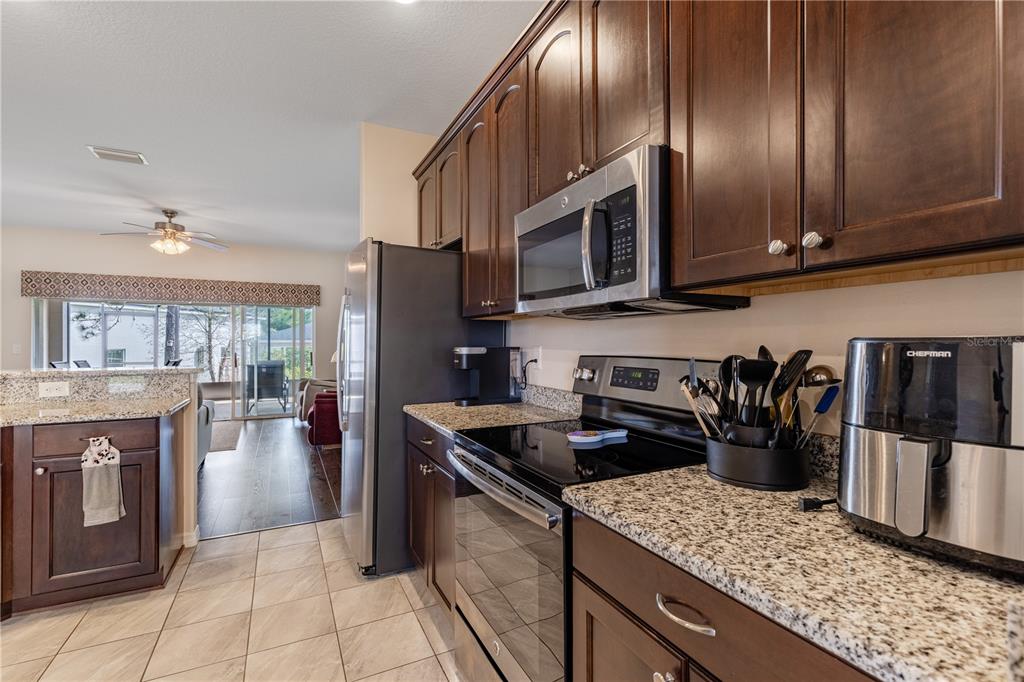Property for sale at 27118 ROANOKE DRIVE, LEESBURG, FL, 34748