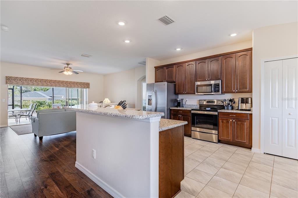 Property for sale at 27118 ROANOKE DRIVE, LEESBURG, FL, 34748