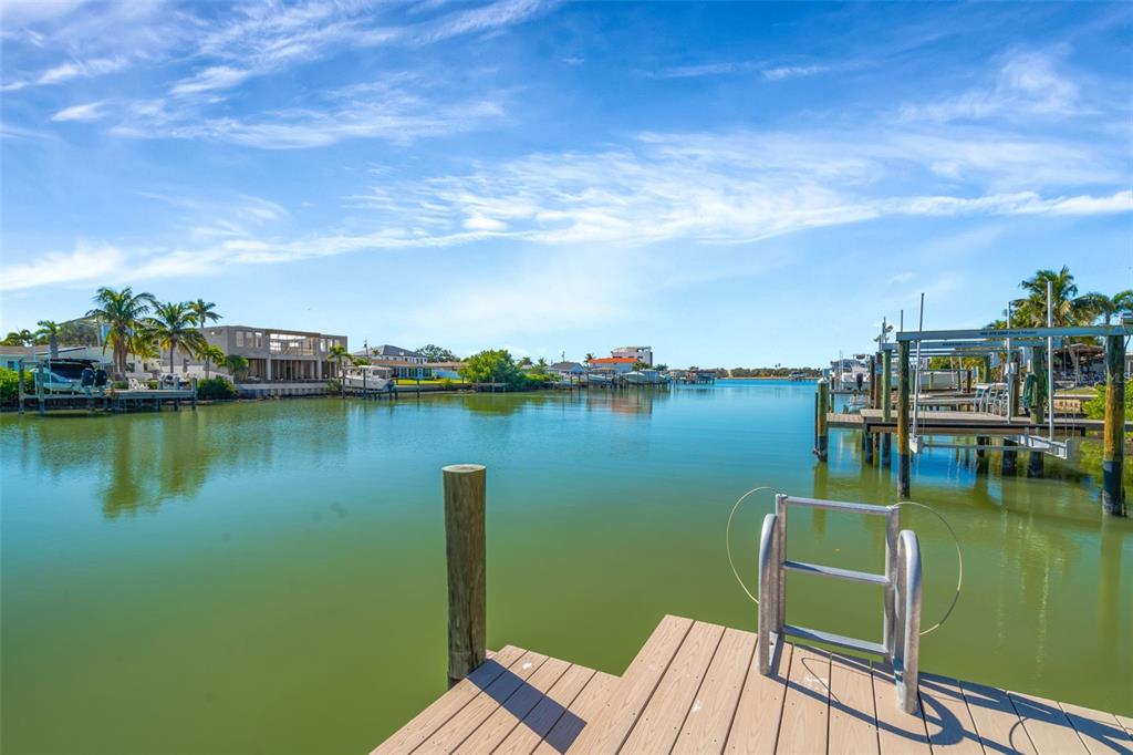 Dock, canal