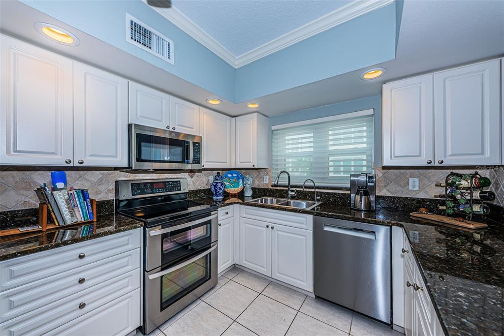 Property for sale at 1200 COUNTRY CLUB DRIVE UNIT 5101, LARGO, FL, 33771