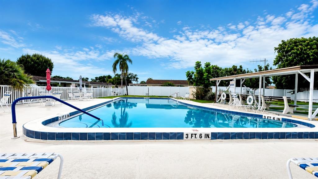 Property for sale at 617 PARK CIRCLE UNIT 26, BRADENTON, FL, 34207