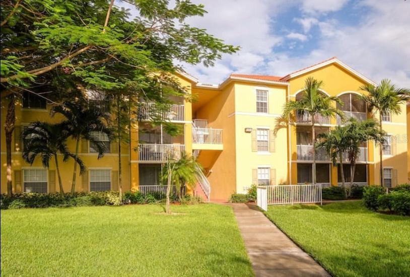 Property for sale at 4105 RESIDENCE DRIVE UNIT 717, FORT MYERS, FL, 33901
