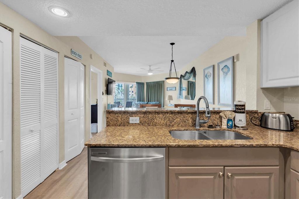 kitchen breakfast bar