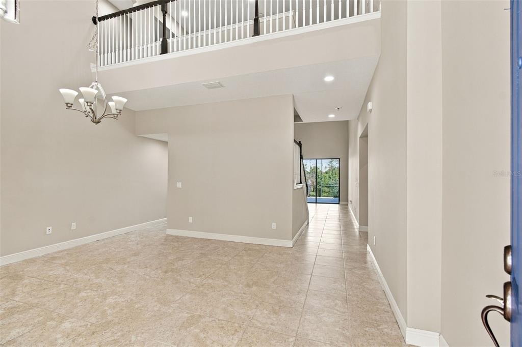 Entry/Formal Dining